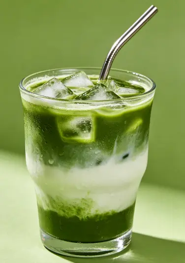 Matcha Latte-Bilder: Stock-Fotos & -Videos. | Adobe Stock