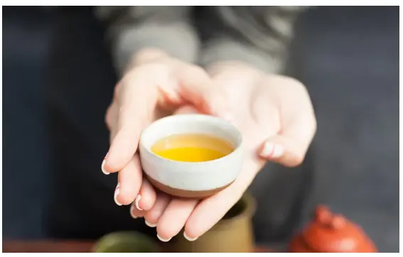 BLACK, GREEN, OR WHITE TEA: WHICH PACKS THE MOST HEALTH BENEFITS? – Crystal  Star