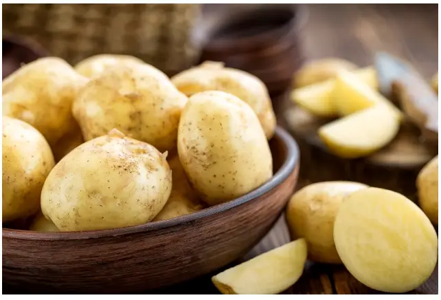 Potatoes: Health Benefits, Nutrients per Serving, Recipes, and More Potatoes: Health Benefits, Nutrients per Serving, Recipes, and More