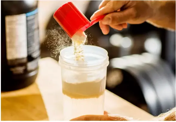 Whey Protein: Health Benefits and Potential Side Effects